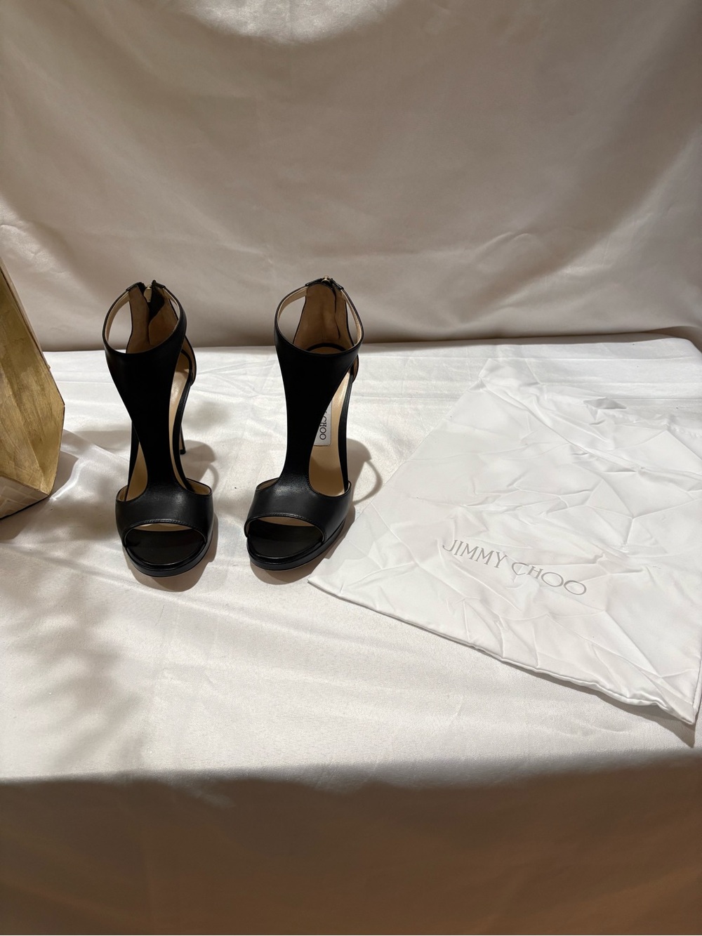 NWT Jimmy Choo Black Open-Toe T-Strap High-Heels Size: 8.5